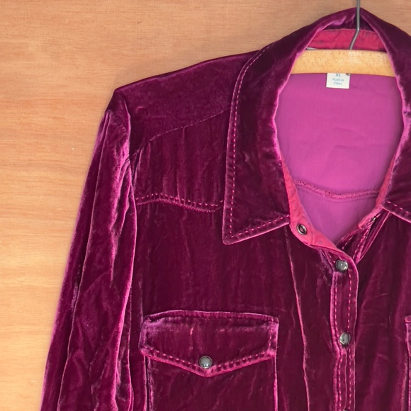 Sundance velvet button up shirt women's size XL western fuchsia pockets collar - Picture 2 of 6